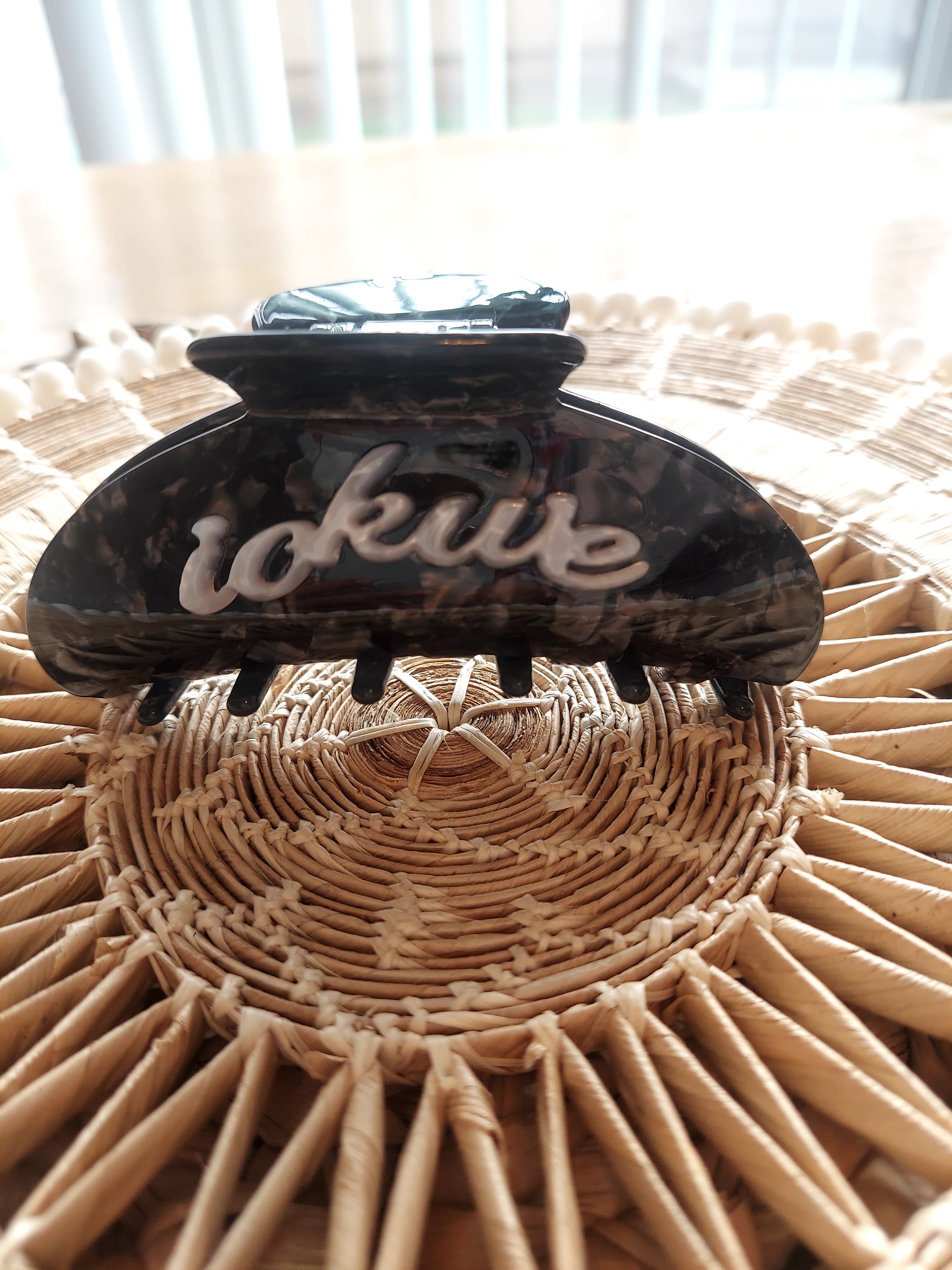 NEW BLACK MARBLE AND WHITE CLAW