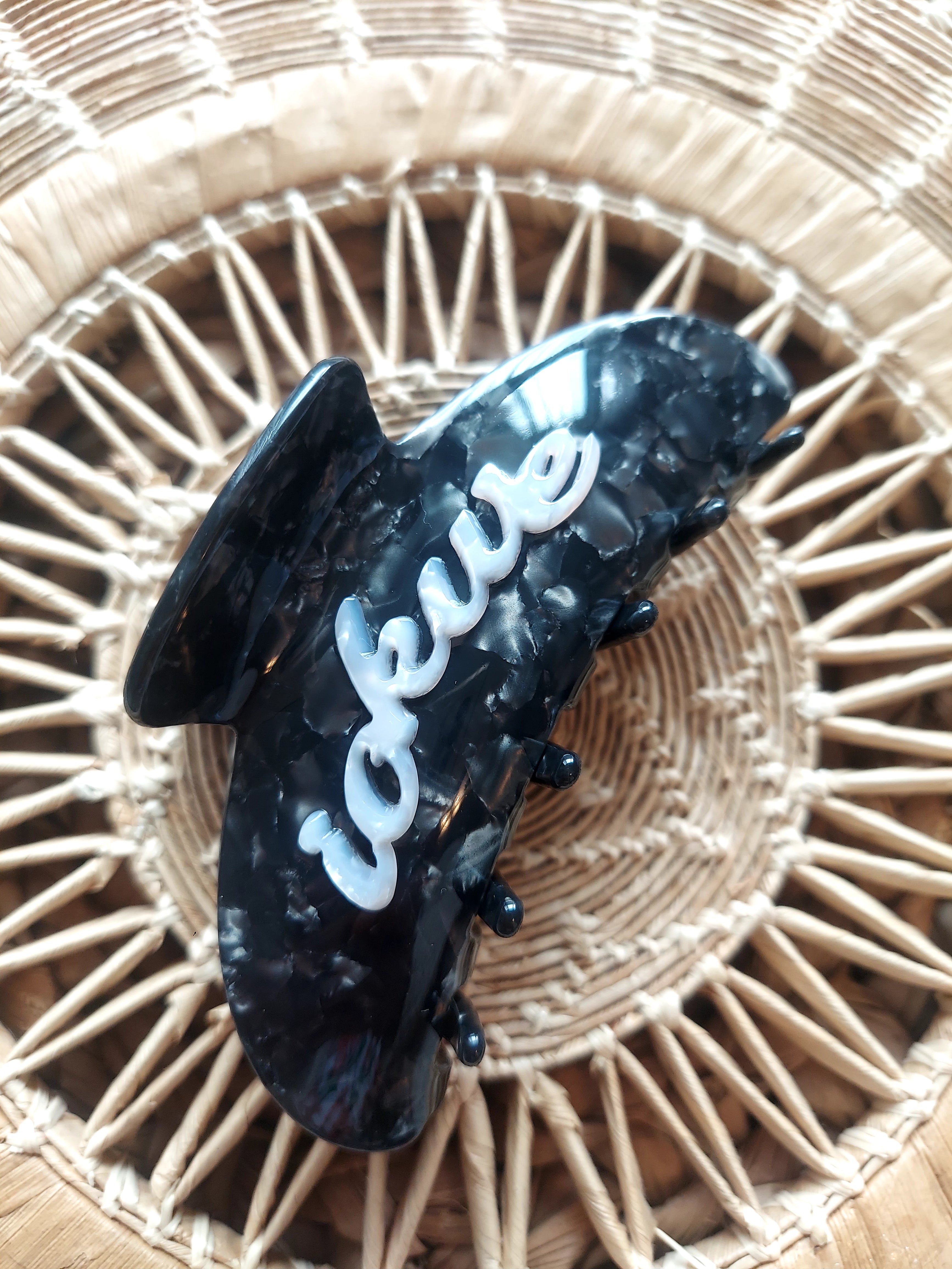 NEW BLACK MARBLE AND WHITE CLAW