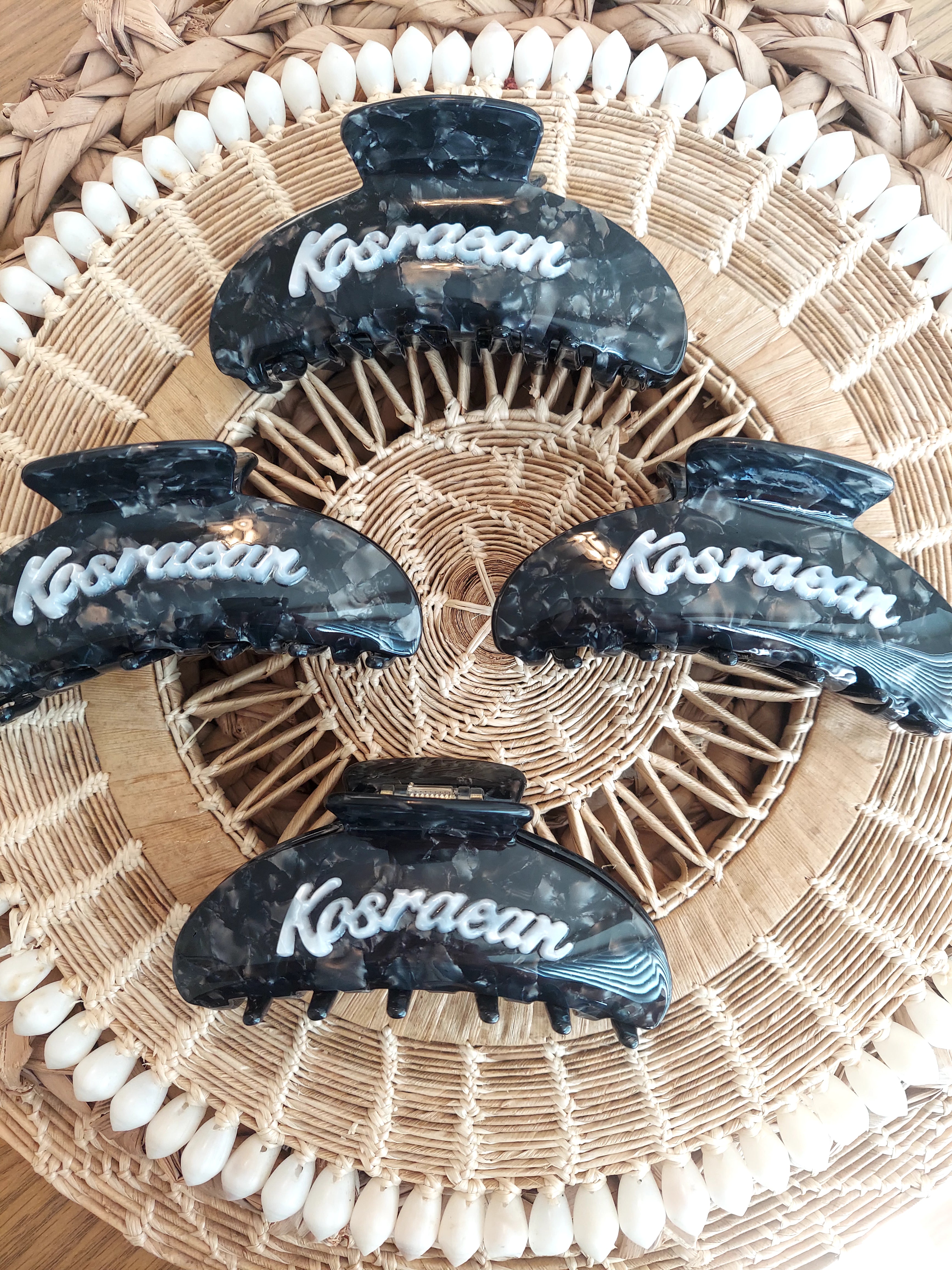 KOSRAEAN   BLACK MARBLE AND WHITE CLAW (Copy)