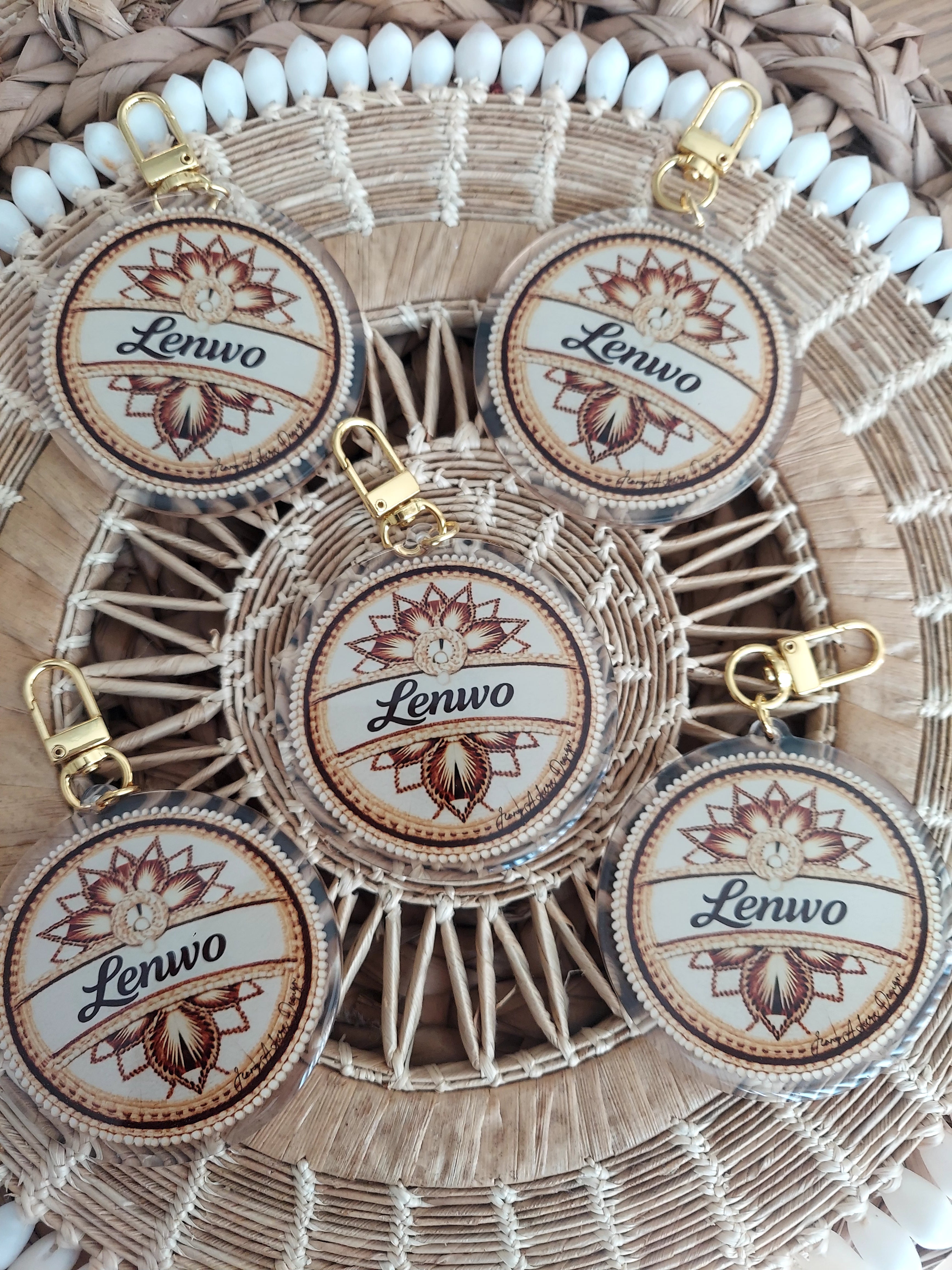 Lenwo (Kosraean) keychains