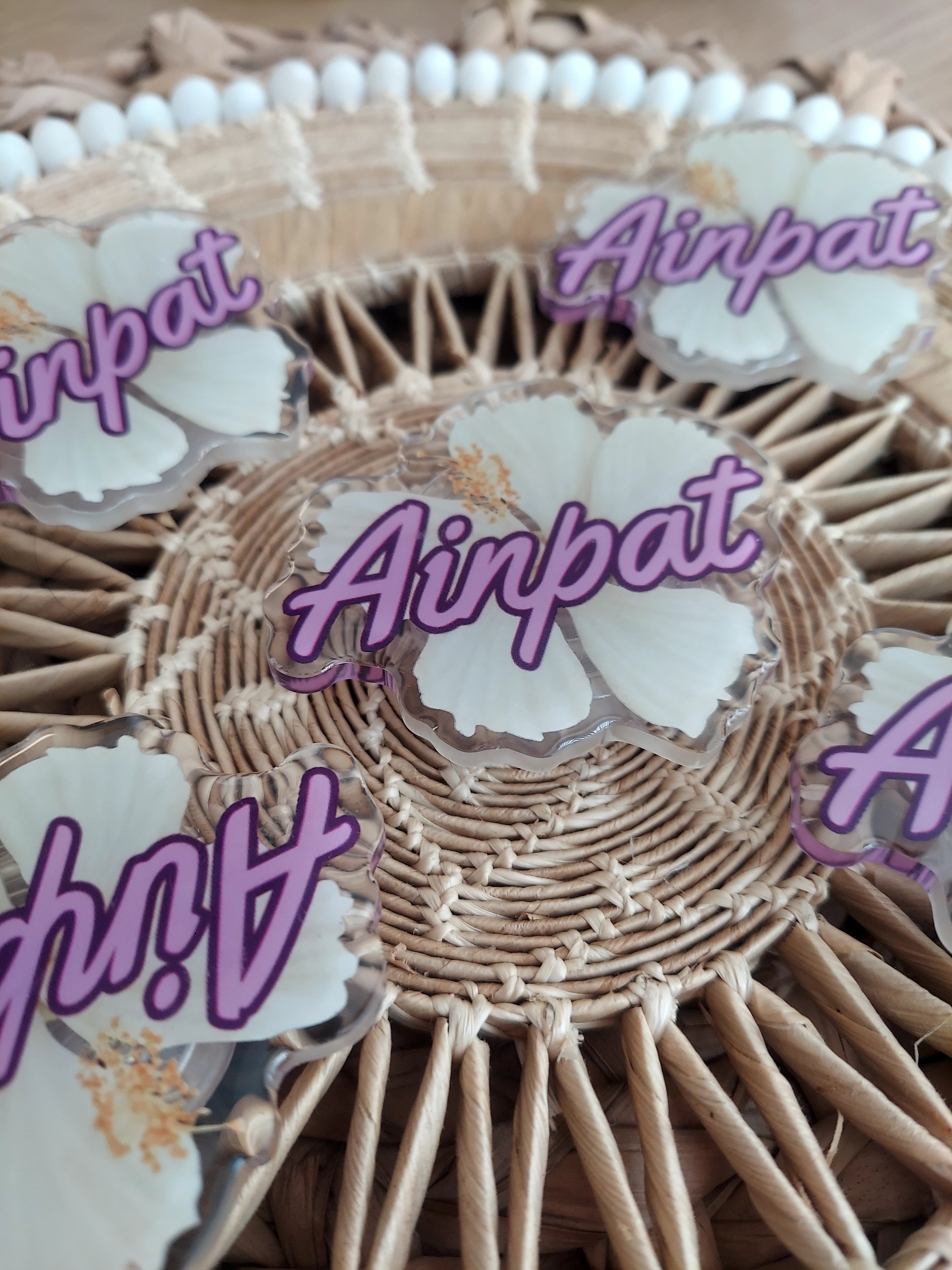 Ainpat (Pretty in Kosraean) phone grips