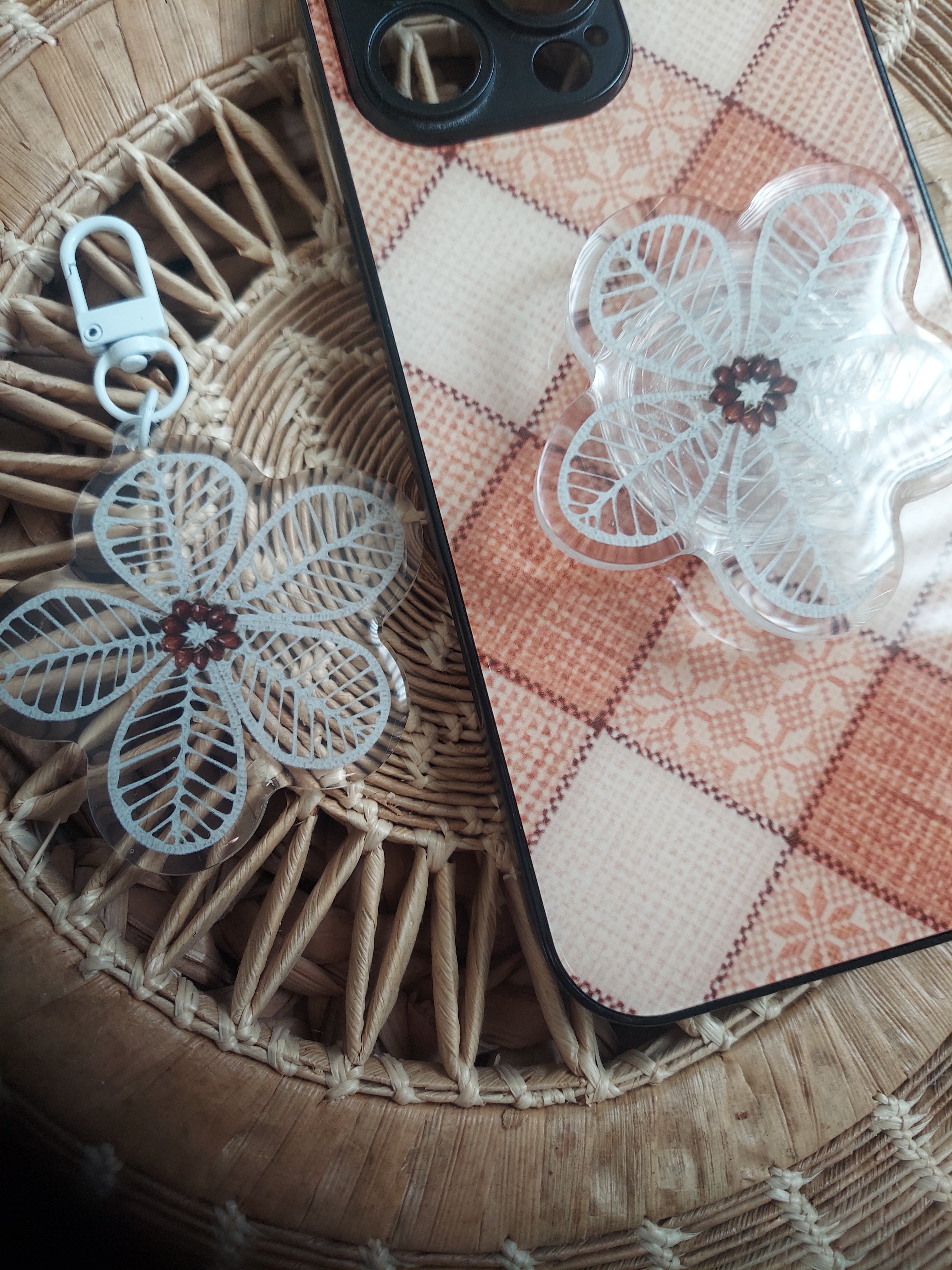 Shell flower Grip and Keychain