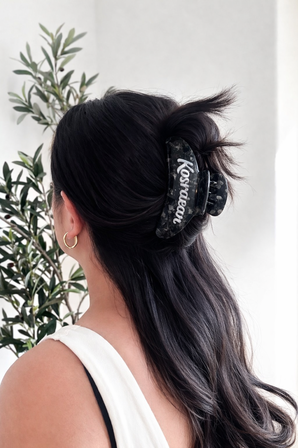 KOSRAEAN   BLACK MARBLE AND WHITE CLAW (Copy)